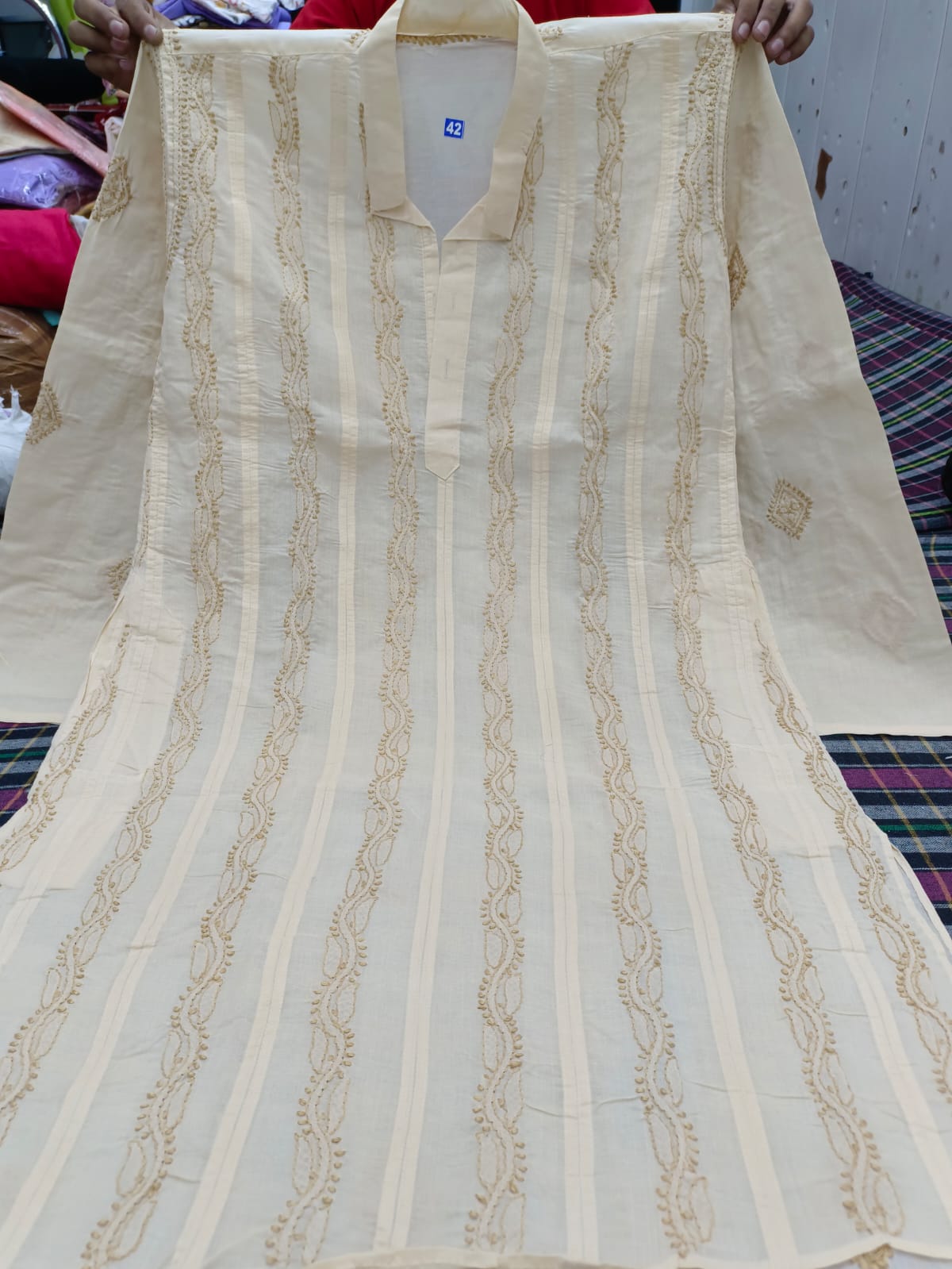 Men's kurta with beautiful chikankari handwork