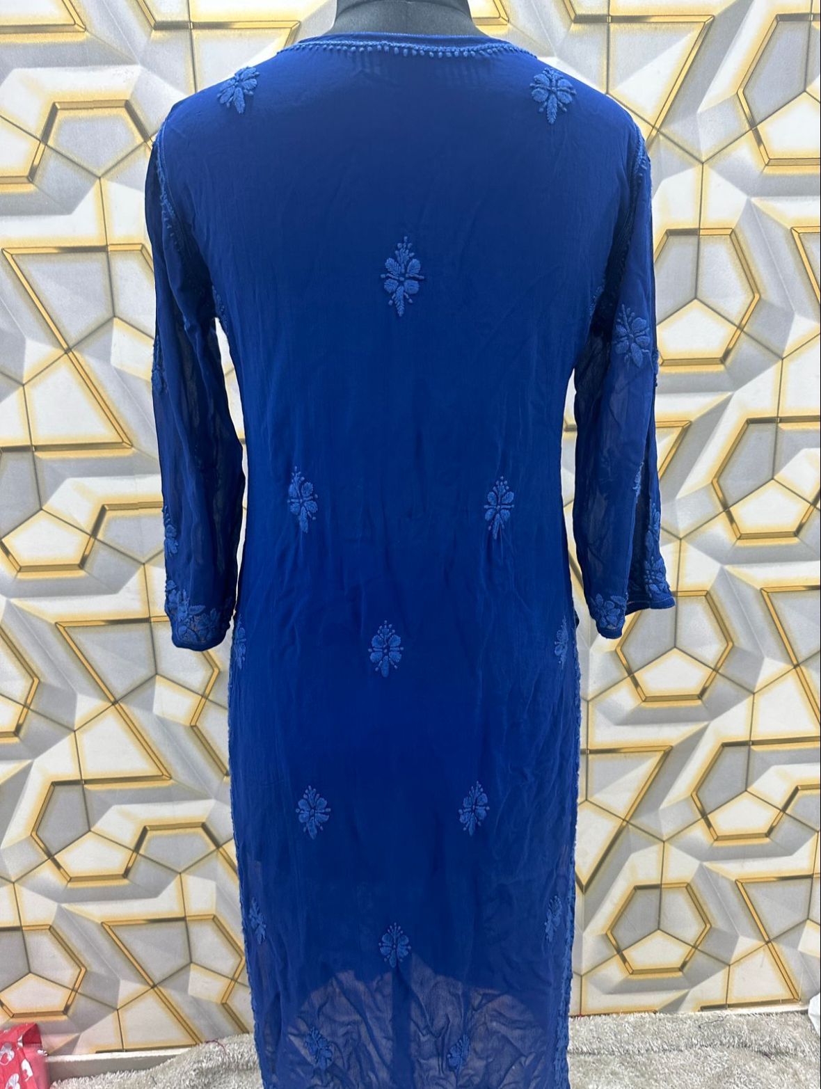 Viscose kurta with 3D chikankari work