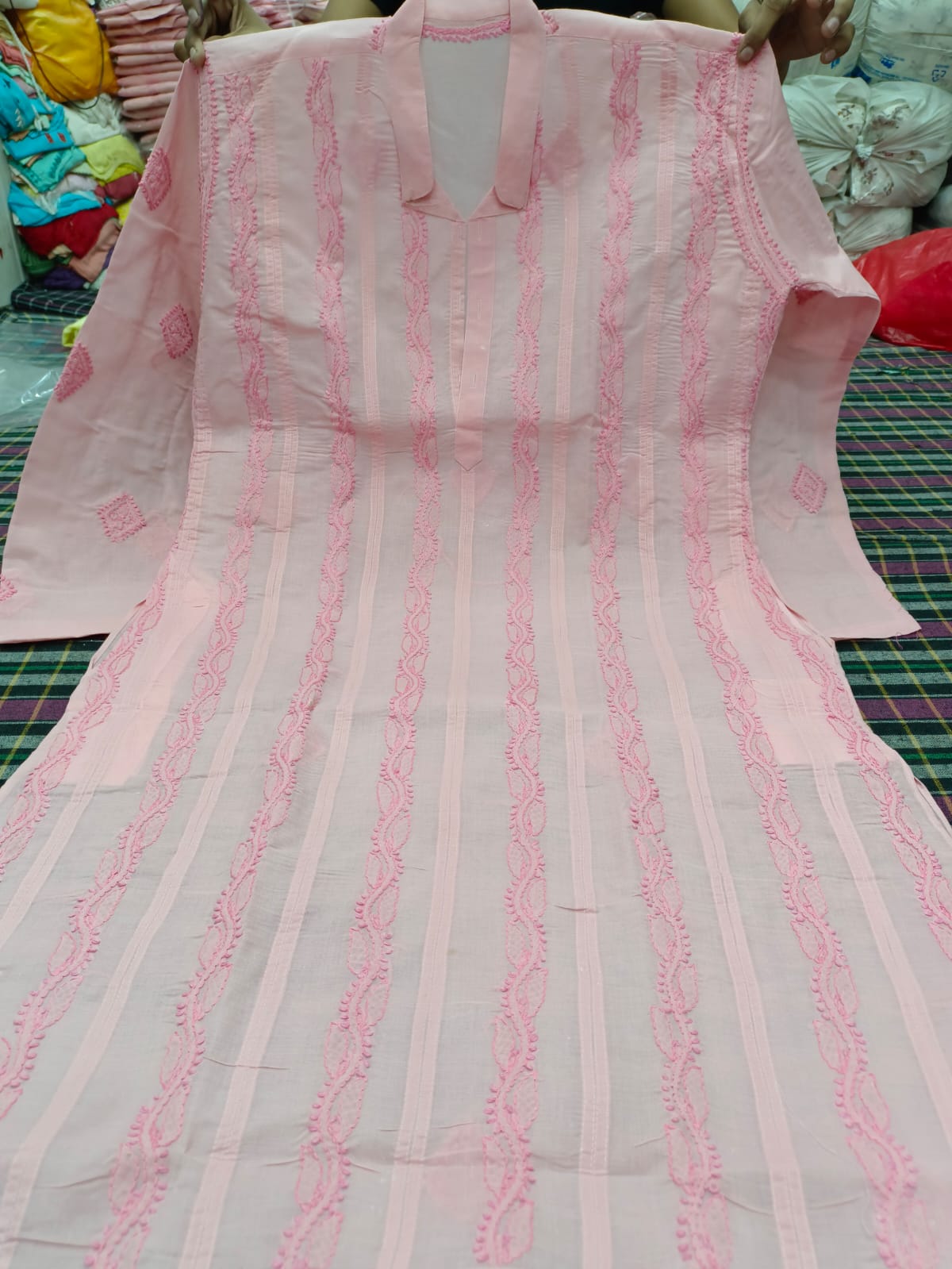 Men's kurta with beautiful chikankari handwork