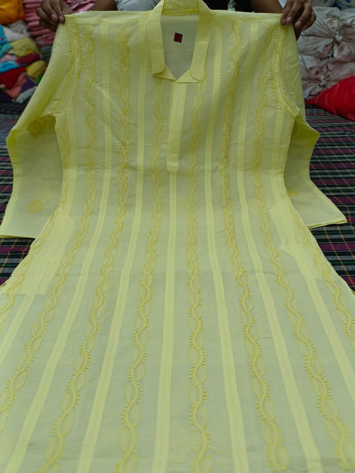 Men's kurta with beautiful chikankari handwork