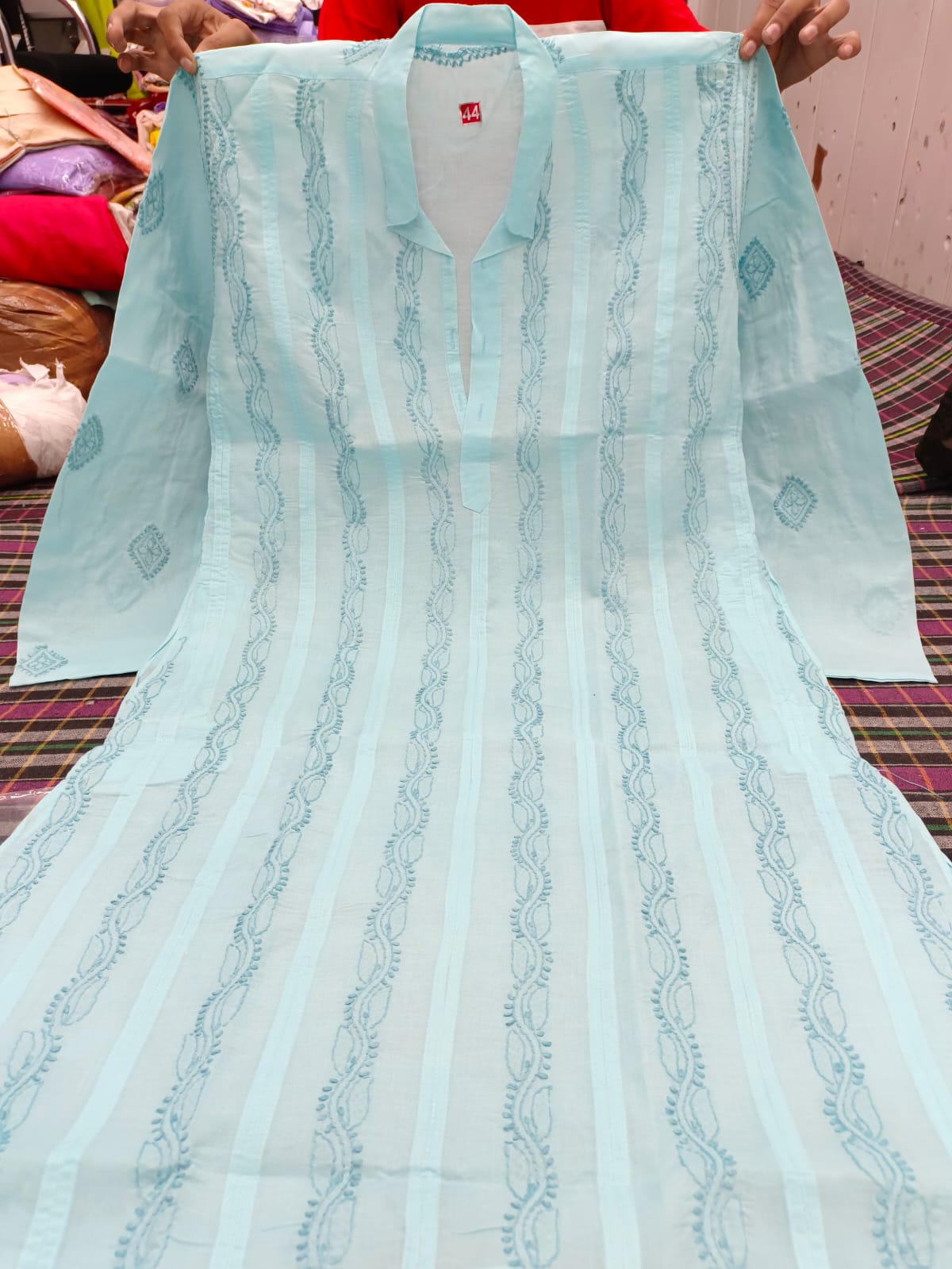 Men's kurta with beautiful chikankari handwork