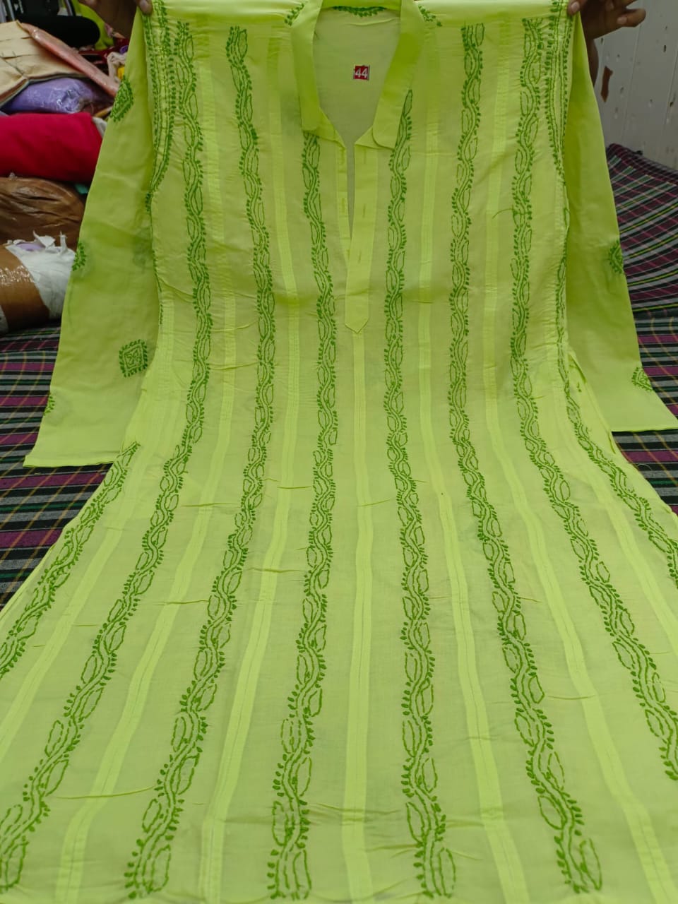Men's kurta with beautiful chikankari handwork