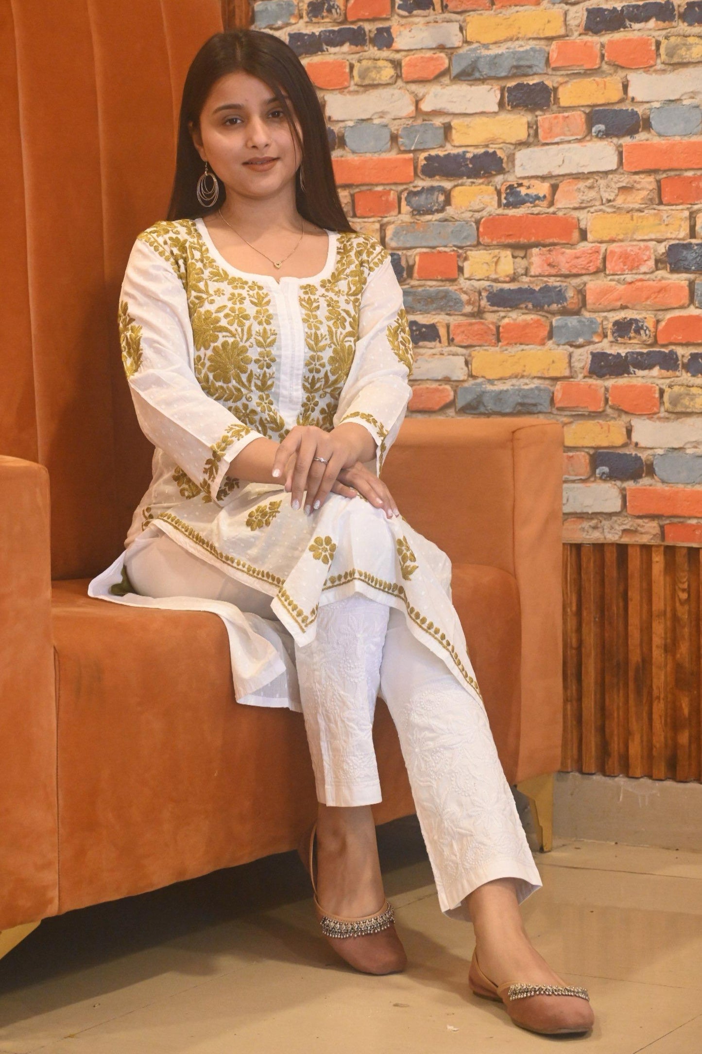 Dobby cotton kurta with color embroidery