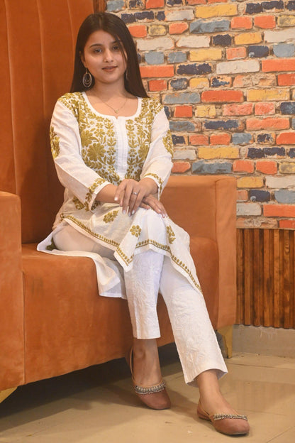 Dobby cotton kurta with color embroidery