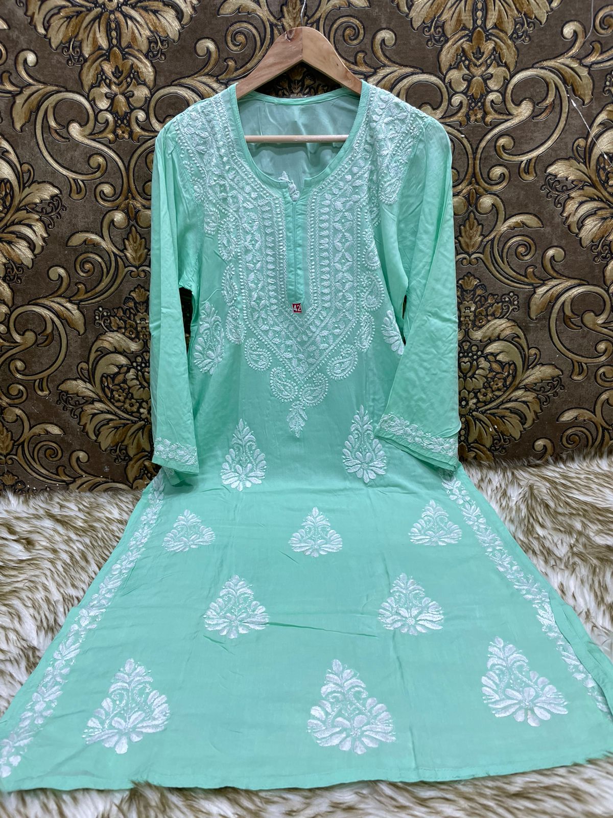 Modal Gala Buta Kurti