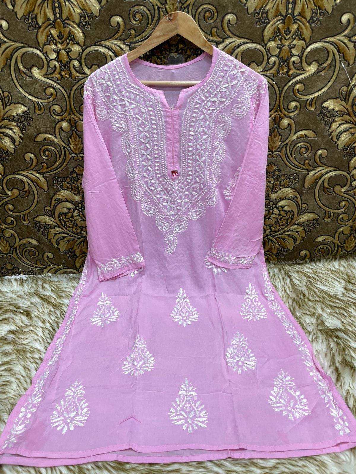 Modal Gala Buta Kurti